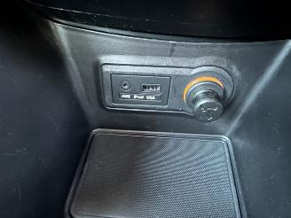 Kia Venga 1.4 CVVT 90pk X-Pect - 77dkm - airco - stoelverw - lichtsensor - pdc - esp - usb - aux - cv op afstandbed picture 16