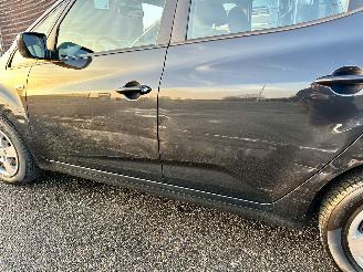 Kia Venga 1.4 CVVT 90pk X-Pect - 77dkm - airco - stoelverw - lichtsensor - pdc - esp - usb - aux - cv op afstandbed picture 12