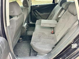 Volkswagen Passat 2.0 FSI 150pk 6-Traps automaat Comf Bus - nap - clima - cruise - navi - pdc v+a - licht + regensensor picture 46