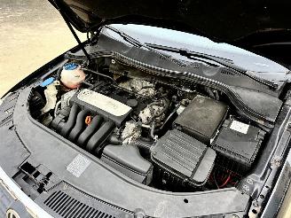 Volkswagen Passat 2.0 FSI 150pk 6-Traps automaat Comf Bus - nap - clima - cruise - navi - pdc v+a - licht + regensensor picture 14