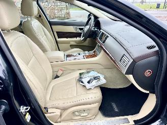 Jaguar XF 3.0 V6 238pk aut + f1 Prem Luxury - schuifdak - leer - nav - cam - elektr rollo - B&W - stoelvent - stuurverw picture 57