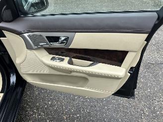 Jaguar XF 3.0 V6 238pk aut + f1 Prem Luxury - schuifdak - leer - nav - cam - elektr rollo - B&W - stoelvent - stuurverw picture 54