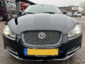 Jaguar XF 3.0 V6 238pk aut + f1 Prem Luxury - schuifdak - leer - nav - cam - elektr rollo - B&W - stoelvent - stuurverw picture 3