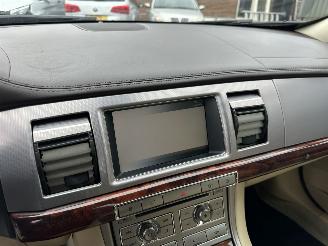 Jaguar XF 3.0 V6 238pk aut + f1 Prem Luxury - schuifdak - leer - nav - cam - elektr rollo - B&W - stoelvent - stuurverw picture 29