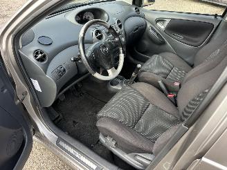 Toyota Yaris 1.5-16V VVT-i 106pk T-Sport - airco - nap - elektr ram + spiegels - lmv - sportint - radio + cd - mistlampen picture 19