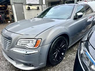 Lancia Thema 3.0D V6 Turbo 190pk aut Platinum - xenon - navi - leer - memory - elektr rollo - stoelverw v+a picture 2