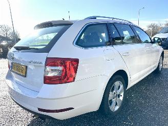 Skoda Octavia Gereserveerd 1.5 TSI 150pk 7-Traps aut Greentech Style - nap - navi - carplay - keyless entry - pdc v+a + park assist picture 5