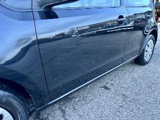 Volkswagen Up! 1.0i 65pk BMT 5drs - nap - clima - camera - cruise - pdc - licht + regensensor - line assist picture 60