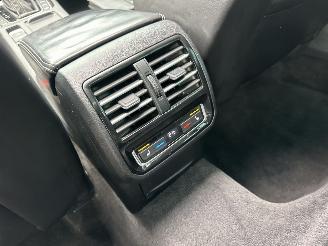 Volkswagen Passat gereserveerd 2.0 Bi-TDI 4Motion 239pk aut R-Line - pano - 360cam - massage - leer - virtual - keyless - front + line + side assist picture 39