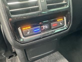 Volkswagen Passat gereserveerd 2.0 Bi-TDI 4Motion 239pk aut R-Line - pano - 360cam - massage - leer - virtual - keyless - front + line + side assist picture 38