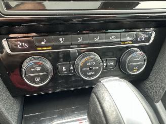 Volkswagen Passat gereserveerd 2.0 Bi-TDI 4Motion 239pk aut R-Line - pano - 360cam - massage - leer - virtual - keyless - front + line + side assist picture 59