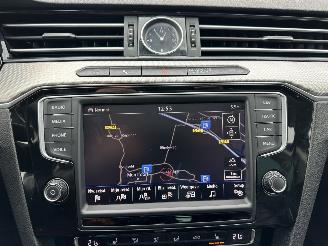 Volkswagen Passat gereserveerd 2.0 Bi-TDI 4Motion 239pk aut R-Line - pano - 360cam - massage - leer - virtual - keyless - front + line + side assist picture 37