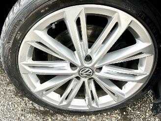 Volkswagen Passat gereserveerd 2.0 Bi-TDI 4Motion 239pk aut R-Line - pano - 360cam - massage - leer - virtual - keyless - front + line + side assist picture 108