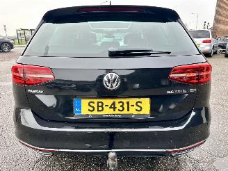 Volkswagen Passat gereserveerd 2.0 Bi-TDI 4Motion 239pk aut R-Line - pano - 360cam - massage - leer - virtual - keyless - front + line + side assist picture 6