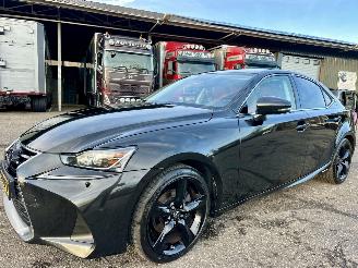 Lexus IS gereserveerd 300h 181pk aut Hybrid Sport Edition - nap - 1e eig - nav - camera - rood leer - stoelverw - keyless - facelift picture 2
