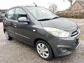 Hyundai I-10 Gereserveerd 1.1 i-Drive 69pk Cool 5drs - 62dkm nap - airco - elektr ramen - facelift - aux - usb - radio cd - rijdbaar picture 4