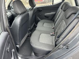 Hyundai I-10 1.1 i-Drive 69pk Cool 5drs - 62dkm nap - airco - elektr ramen - facelift - aux - usb - radio cd - rijdbaar picture 17