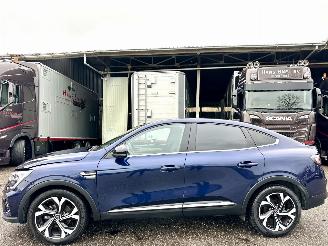 Damaged car Renault Arkana 1.6 E-Tech full hybrid 145 techno 2024/1