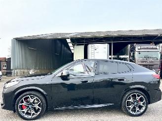 krockskadad bil auto BMW iX2 eDrive20 67kWh 204pk aut M-Sport - nap - pano - 1e eig - 20 inch - harman/kardon - widescreen 2024/5
