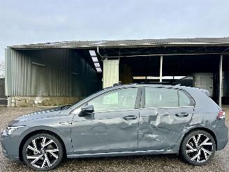 Damaged car Volkswagen Golf 1.5 eTSI 162pk aut + f1 Style - nap - pano - virtual - massage - front + line + side assist - full led 2021/3
