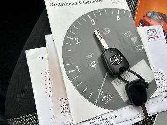 Toyota Aygo 1.0 VVT-i 68pk aut + f1 Aspiration - nap - airco - facelift - led - bleutooth - elektr ramen - slechts 75dkm picture 46