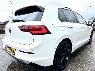 Volkswagen Golf 1.5 eTSI aut + f1 162pk R-Line - pano - hud - keyless - virtual - front + line + side + park assist picture 5
