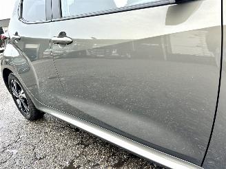 Toyota Yaris 1.5 Hybrid 115 automaat First Edition - nap - facelift - navi - camera - keyless - front + line assist - rijdbaar picture 77