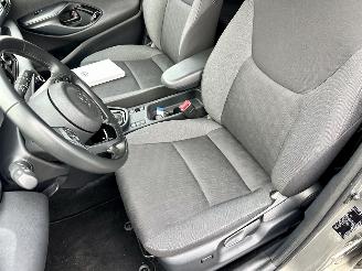 Toyota Yaris 1.5 Hybrid 115 automaat First Edition - nap - facelift - navi - camera - keyless - front + line assist - rijdbaar picture 38