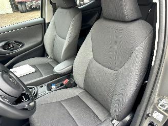 Toyota Yaris 1.5 Hybrid 115 automaat First Edition - nap - facelift - navi - camera - keyless - front + line assist - rijdbaar picture 9