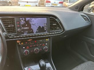 Seat Leon ST 1.5 TSI 150pk 7-traps aut + f1 FR - nap - nav - cam - keyless - sfeerverl - virtual - front + line assist picture 40