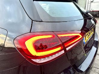 Mercedes A-klasse 180 136pk aut Bus.Sol. Luxury - nap - widescreen - leer - sfeerverl - front + line assist - camera - navi picture 101