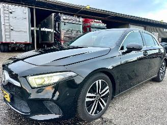 Mercedes A-klasse 180 136pk aut Bus.Sol. Luxury - nap - widescreen - leer - sfeerverl - front + line assist - camera - navi picture 2
