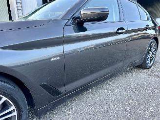 BMW 5-serie 530i 252pk aut + f1 High Exe Sportline sedan - head up - navi - camera - keyless - front + line + side assist picture 116