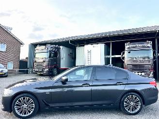 Damaged car BMW 5-serie 530i 252pk aut + f1 High Exe sedan 2018/2