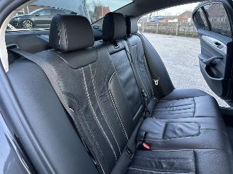BMW 5-serie 530i 252pk aut + f1 High Exe Sportline sedan - head up - navi - camera - keyless - front + line + side assist picture 68