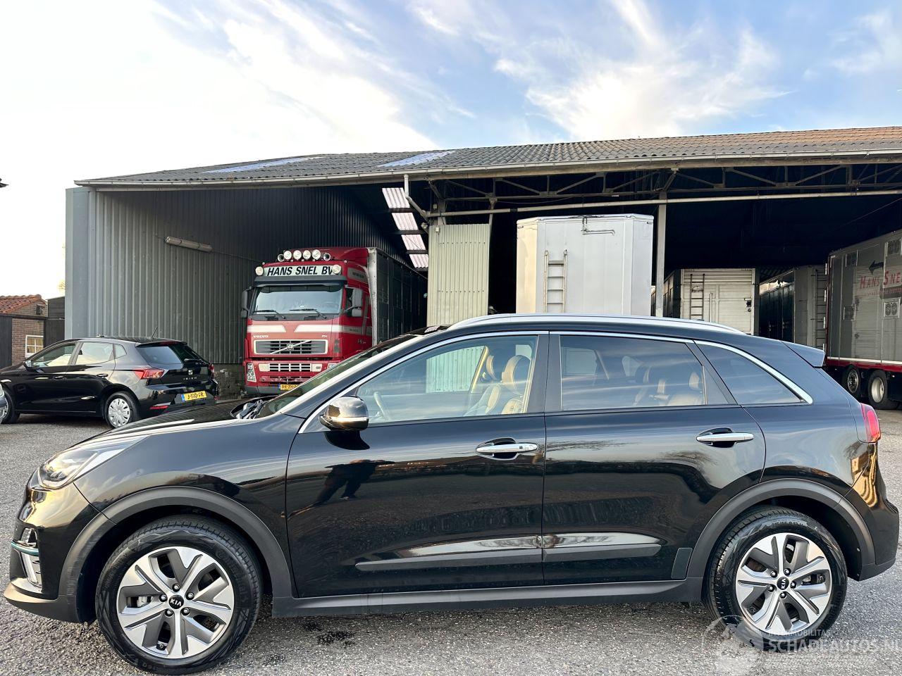 Kia e-Niro 64kWh 204pk aut + f1 DynamicPlusLine - nap - schuifdak elektr - keyless - front + line assist - stuur + stoelverw