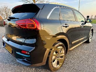 Kia e-Niro 64kWh 204pk aut + f1 DynamicPlusLine - nap - schuifdak elektr - keyless - front + line assist - stuur + stoelverw picture 5