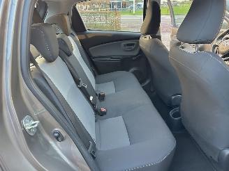 Toyota Yaris 1.0 VVT-i 69pk Comfort 5drs - nap - front + line assist - airco - bleutooth - aux - usb - stuurbediening picture 32