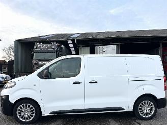 krockskadad bil bedrijf Opel Vivaro 2.0 CDTI L2/H1 Edition - nap - 1e eig - 2x schuifdeur - carplay - camera - side assist - pdc v+a - half leer - airco - euro.6 2020/11