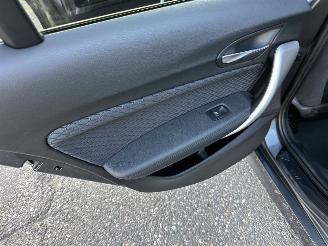 BMW 1-serie 120i 177pk 8-traps aut M-Sport - schuifdak - navi - pdc - keyless - alcantara - zwarte hemel - stoelverw picture 66