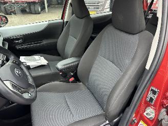 Toyota Yaris 1.5 Full Hybrid 89pk automaat Aspiration - nap - camera - clima + cruise contr - pdc - afn trek - boekjes + sleutels picture 59