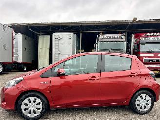 skadebil auto Toyota Yaris 1.5 Full Hybrid Aspiration 2013/3