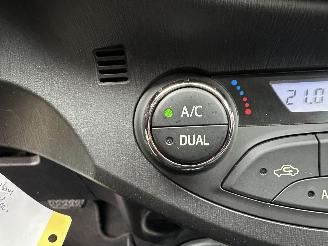 Toyota Yaris 1.5 Full Hybrid 89pk automaat Aspiration - nap - camera - clima + cruise contr - pdc - afn trek - boekjes + sleutels picture 46