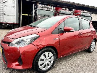 Toyota Yaris 1.5 Full Hybrid 89pk automaat Aspiration - nap - camera - clima + cruise contr - pdc - afn trek - boekjes + sleutels picture 2