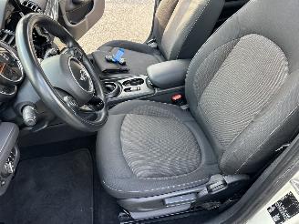 Mini Clubman Cooper 1.5T 136pk 6-traps aut - pano - nap - 1e eig - keyless entry + start - line assist - clima + cruise contr picture 41