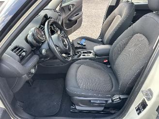 Mini Clubman Cooper 1.5T 136pk 6-traps aut - pano - nap - 1e eig - keyless entry + start - line assist - clima + cruise contr picture 40