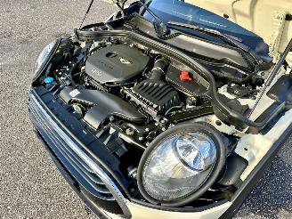 Mini Clubman Cooper 1.5T 136pk 6-traps aut - pano - nap - 1e eig - keyless entry + start - line assist - clima + cruise contr picture 85