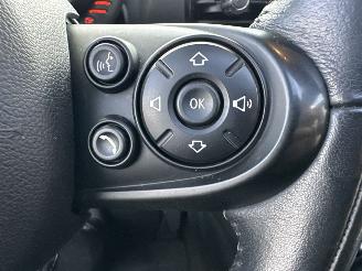 Mini Clubman Cooper 1.5T 136pk 6-traps aut - pano - nap - 1e eig - keyless entry + start - line assist - clima + cruise contr picture 30