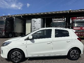 Schadeauto Mitsubishi Space-star 1.0i 71pk Cool+ 5drs - nap - airco - elektr pakket - licht + regensensor - facelift - 4x nieuwe banden 2020/11