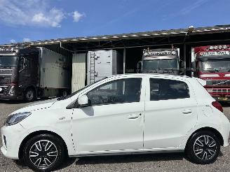 Damaged car Mitsubishi Space-star 1.0i 71pk Cool+ 5drs - nap - airco - elektr pakket - licht + regensensor - facelift - 4x nieuwe banden 2020/11